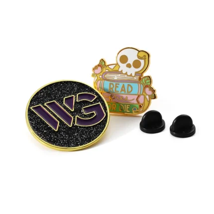 1522-4-可爱骷髅金色硬珐琅徽章